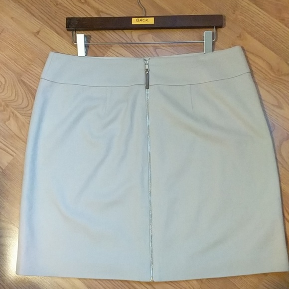 Ann Taylor Dresses & Skirts - Ann Taylor Wool A-line Skirt w/ Exp Back Gold Zip